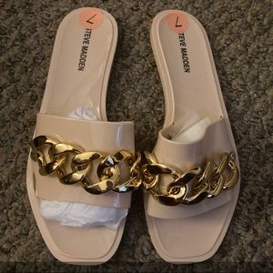 Steve Madden Pizzie Jelly Sandals in Blush with Gold Chain